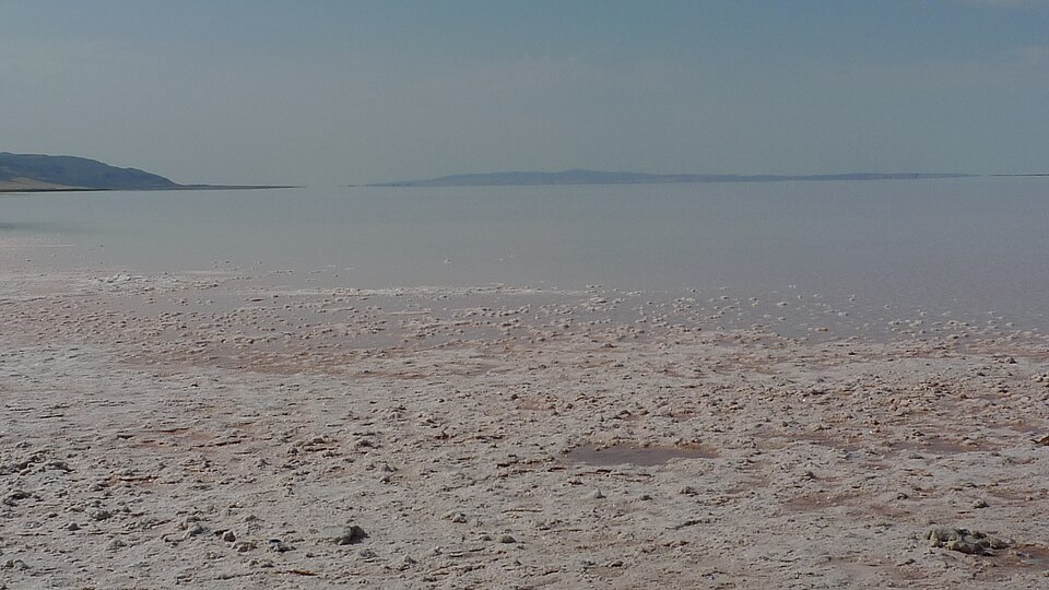 Salt Lake Tuz,Turkey 2010.jpg