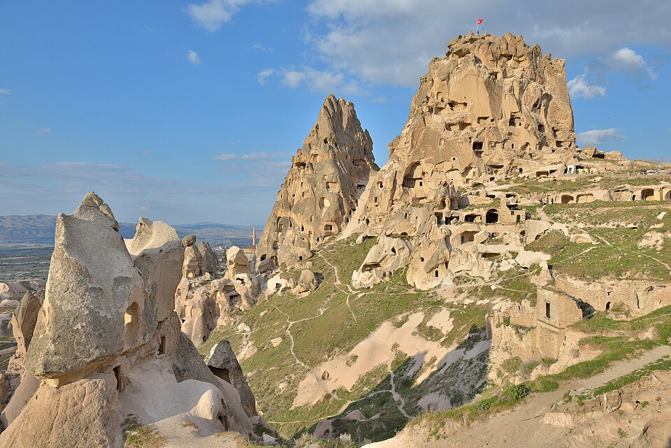 Castle Uçhisar in Cappadocia.jpg