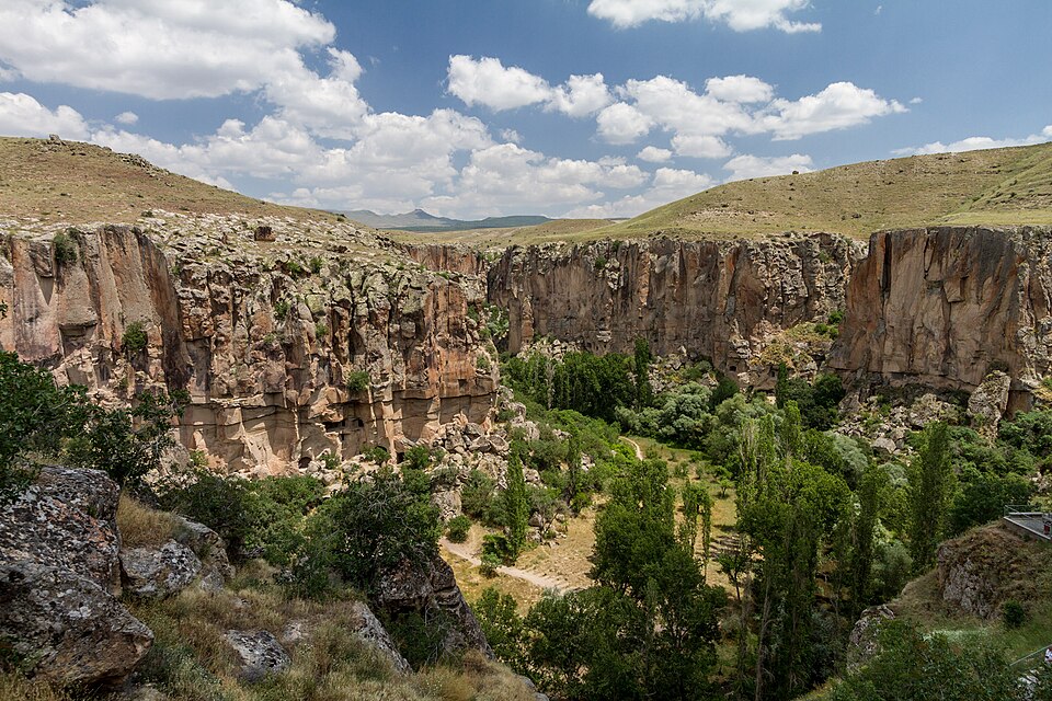 Ihlara valley canyon.jpg